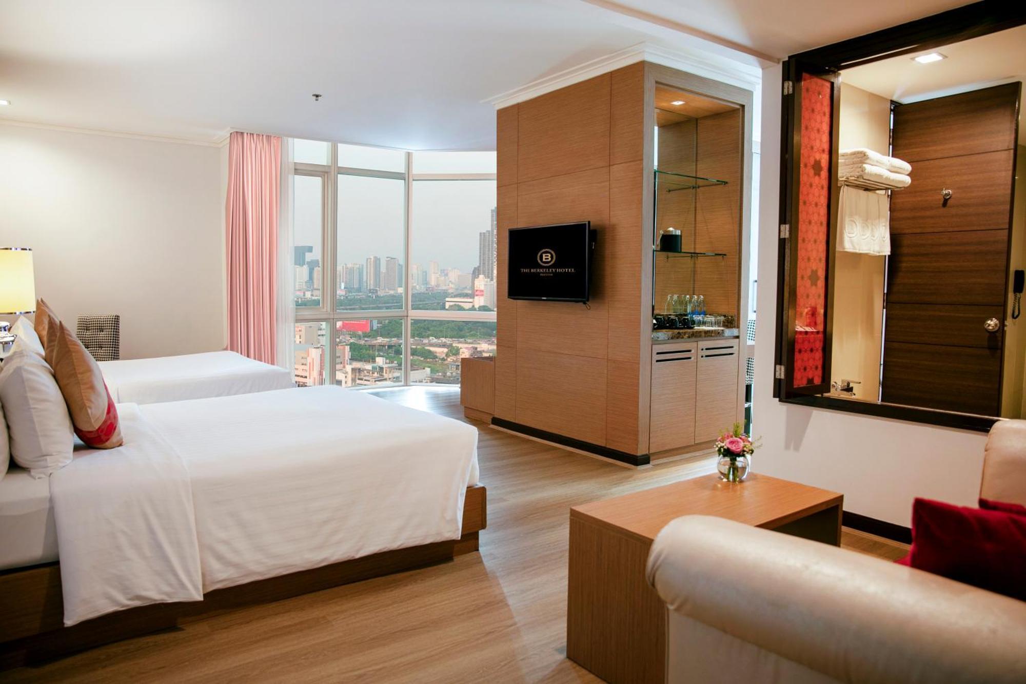 โรงแรม เดอะ เบิร์คลีย์ โฮเทล ประตูน้ำ กรุงเทพมหานคร