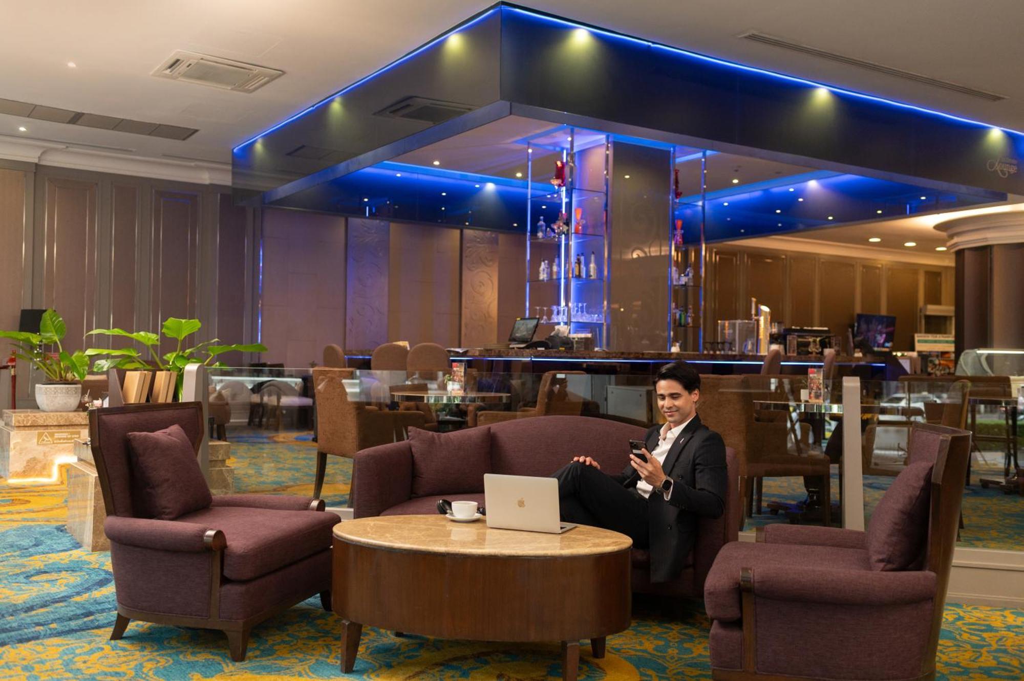 โรงแรม เดอะ เบิร์คลีย์ โฮเทล ประตูน้ำ 5*